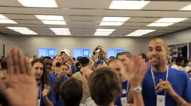carre-senart-apple-store-2011