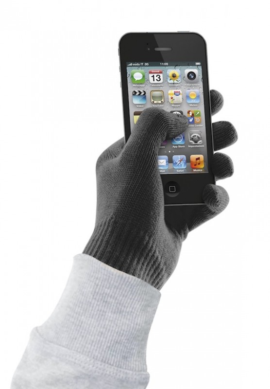 TOUCHGLOVE_IPHONE_BK_HR-556x800