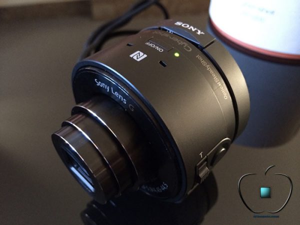 Presentation-du-Sony-Cyber-shot-DSC-QX10-par-iPhonote-5-700x525