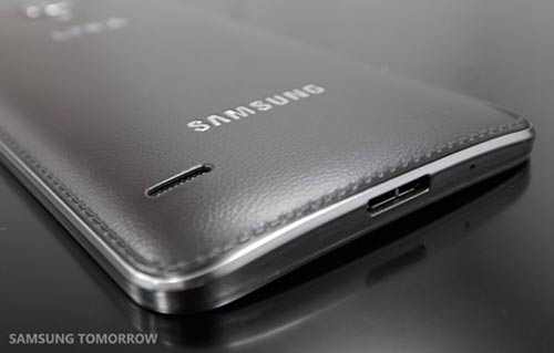Samsung-presente-son-Galaxy-Round-avec-ecran-incurve-2-500x319