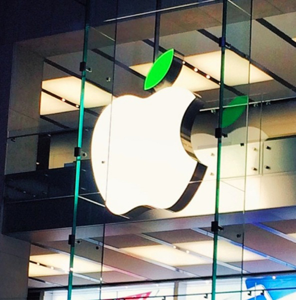 iphonote.com_ earth-day-nouvelles-photos-du-logo-apple-en-vert-pour-le-jour-de-la-terre-2