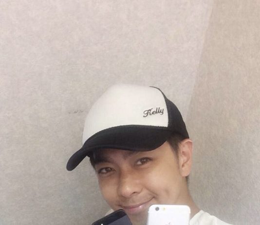 DreamerJimmy pose avec un iPhone 6, et propose de nouvelles images de la bête