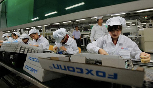 foxconn-sera-bientot-equipee-de-10-000-robots-pour-assembler-les-iphone