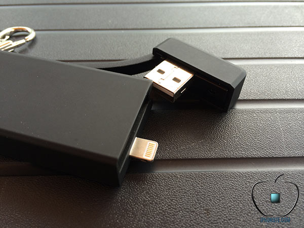 test-du-porte-cles-juiceful-3-en-1-batterie-integree-cable-lightning-16go-de-stockage