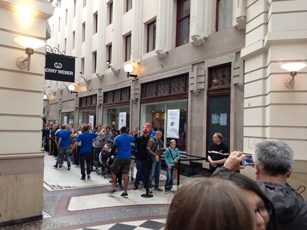 1200-personnes-a-l-ouverture-du-troisieme-apple-store-aux-pays-bas_3