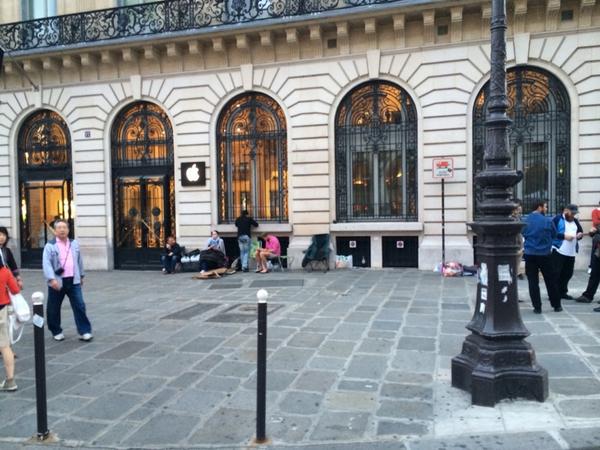 iphone-6-ca-campe-deja-devant-les-apple-store_4