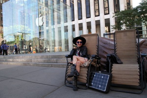 iphone-6-ca-campe-deja-devant-les-apple-store_6