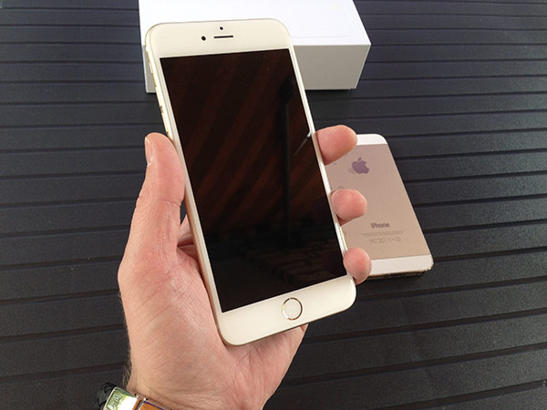 iphone-6-plus-128go-ca-y-est-il-est-la-et-en-photos_3