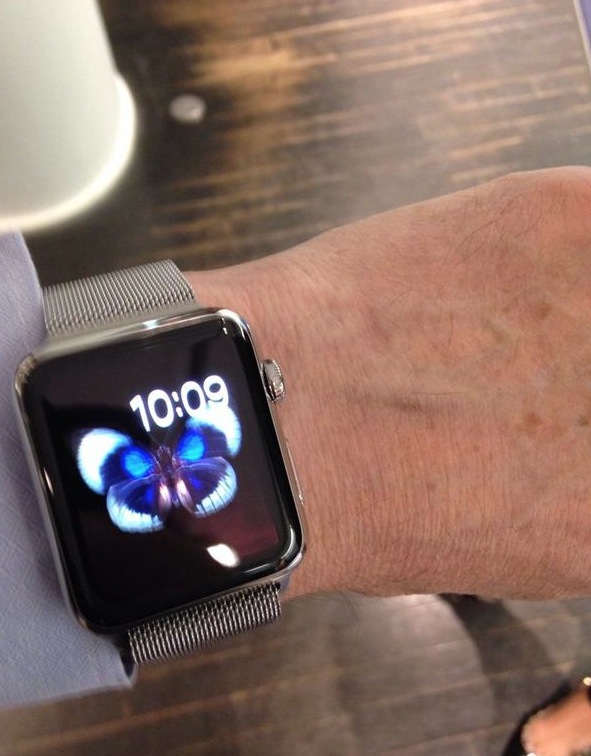 les-premiers-journalistes-decouvrent-lapple-watch-chez-colette
