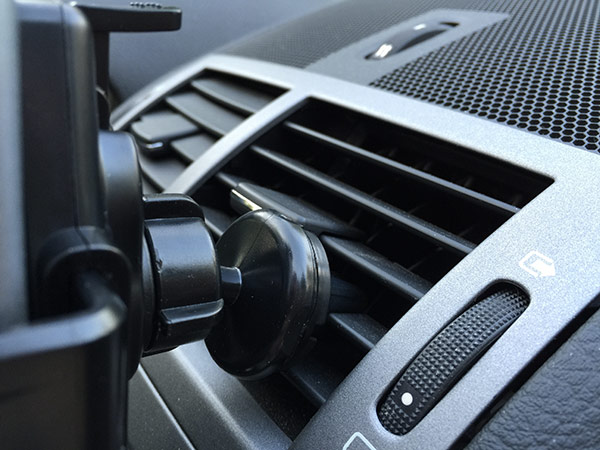 presentation-des-nouveaux-supports-de-osomount-avec-nfc-pour-voiture-bureau-et-velo_3
