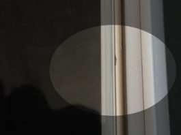 Un iPhone 6 neuf mais livré avec un chargeur US et un choc sur le châssis