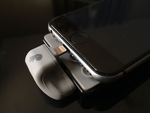 test-de-la-batterie-externe-popn-2-de-powerskin_2