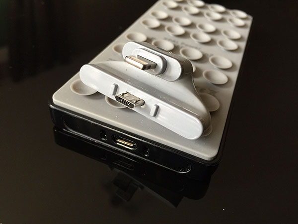 test-de-la-batterie-externe-popn-2-de-powerskintest-de-la-batterie-externe-popn-2-de-powerskin