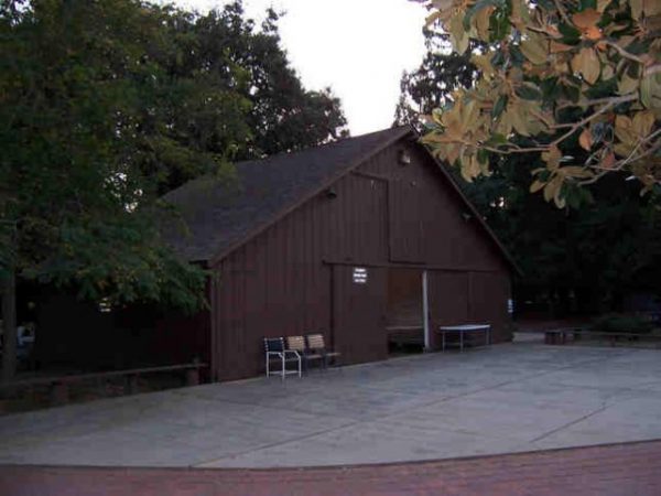 une-ferme-de-1916-cohabitera-avec-le-campus-2-dapple