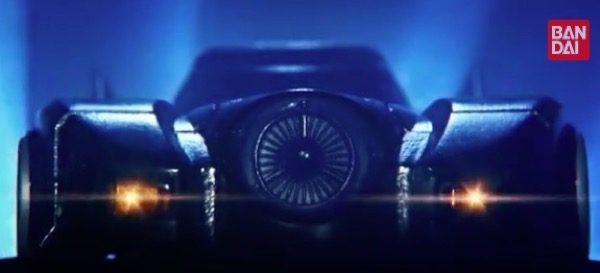 apres-la-delorean-voici-la-coque-batmobile-pour-iphone-6
