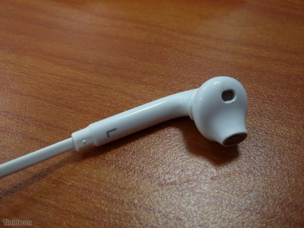 samsung-est-plein-plagiat-avec-les-earpords-dapple_3