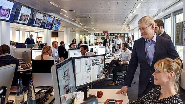tim-cook-en-visite-en-allemagne-rencontre-la-chanceliere-allemande-angela-merkel_3