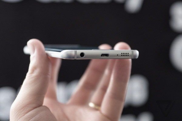 le-galaxy-s6-et-edge-sont-de-sortie-liphone-6-made-in-coree_5