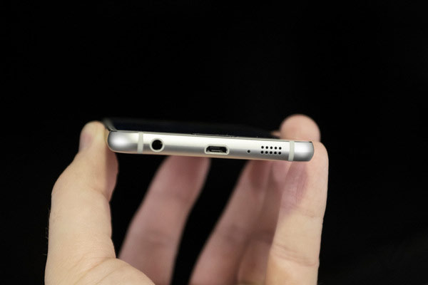 le-galaxy-s6-et-edge-sont-de-sortie-liphone-6-made-in-coree_8