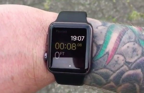 apple-watch-le-probleme-avec-les-tatouages-de-retour-en-video