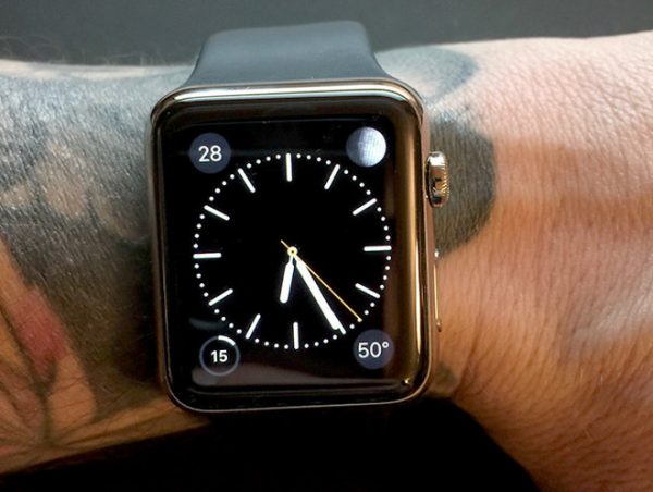 lapple-watch-semble-avoir-du-mal-a-detecter-la-peau-des-utilisateurs-tatoues