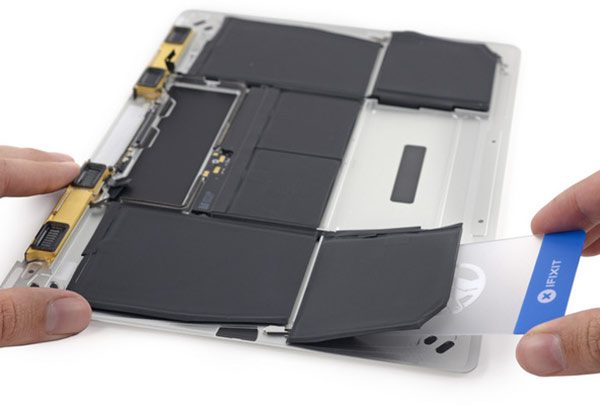 le-macbook-retina-a-egalement-eu-droit-a-un-demontage-par-ifixit-la-note-fait-mal