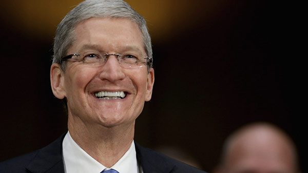 tim-cook-a-recu-un-salaire-de-65-millions-de-dollars