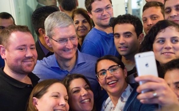 tim-cook-serait-en-visite-a-paris-pour-louverture-de-lapple-store-aux-galeries-lafayette