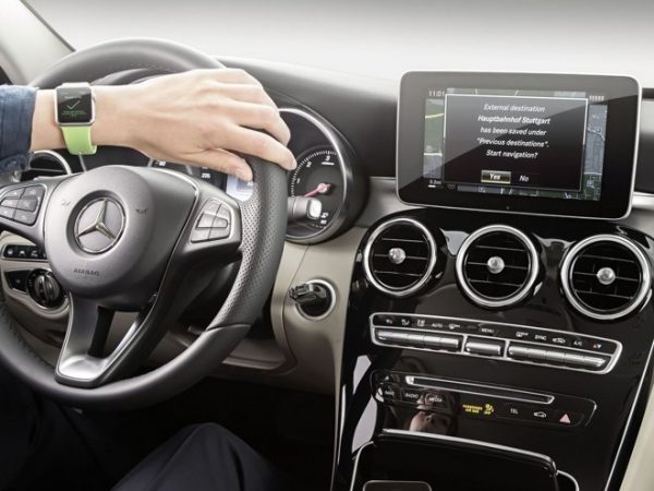 mercedes-benz-prepare-une-app-pour-lapple-watch-et-audible-ajoute-le-support-carplay_2