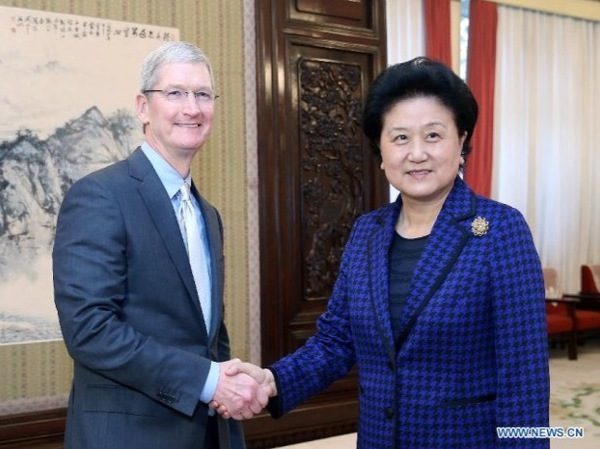 tim-cook-en-visite-a-pekin-rencontre-le-vice-premier-ministre-chinois