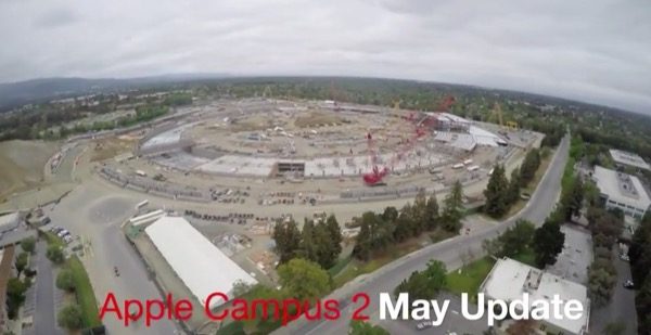 un-nouveau-survol-de-drone-au-dessus-du-campus-2-avec-une-vue-detaillee-de-lauditorium
