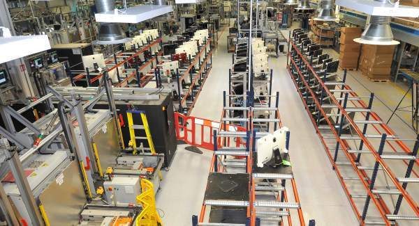 des-photos-de-la-chaine-de-production-des-mac-dans-lusine-dapple-en-irlande_3