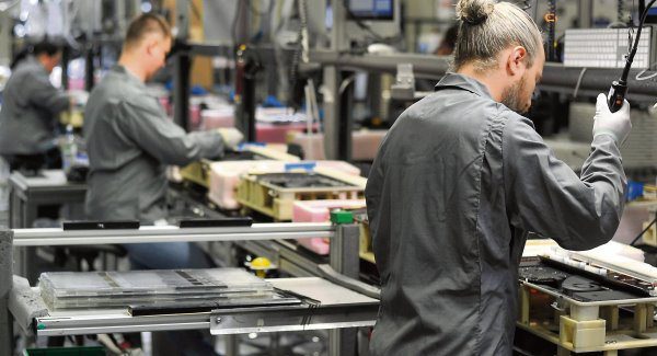 des-photos-de-la-chaine-de-production-des-mac-dans-lusine-dapple-en-irlande_4