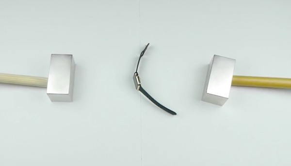 lapple-watch-edition-resistera-t-elle-a-la-force-exercee-par-deux-aimants-video