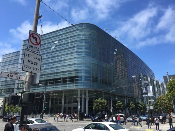 le-moscone-center-se-prepare-pour-la-wwdc-du-8-juin