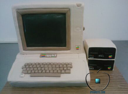 un-apple-ii-en-guise-de-gateau-de-mariage-photos
