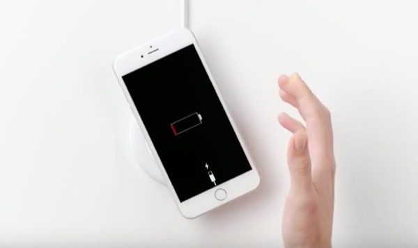 samsung-continue-de-narguer-apple-cette-fois-pour-la-recharge-sans-fil