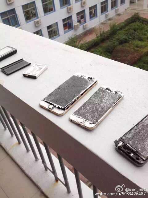 un-professeur-casse-volontairement-les-iphone-6-de-ses-eleves_5