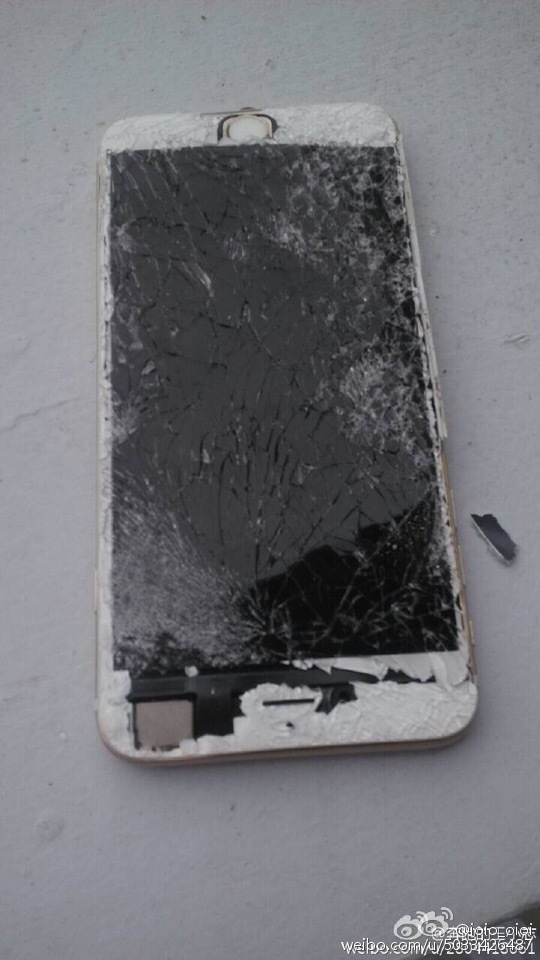 un-professeur-casse-volontairement-les-iphone-6-de-ses-eleves_6