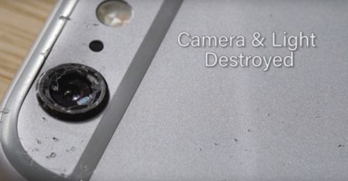 insolite-un-iphone-6s-plus-survit-aux-passages-de-17-voitures-video