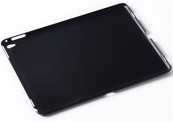 ipad-pro-97-pouces-des-coques-revelent-la-presence-du-port-smart-connector-et-du-flash