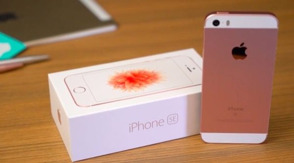 premier-deballage-de-liphone-se-video