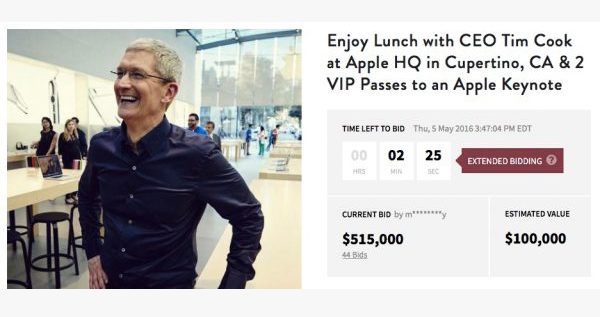 encheres-515-000-dollars-dejeuner-tim-cook
