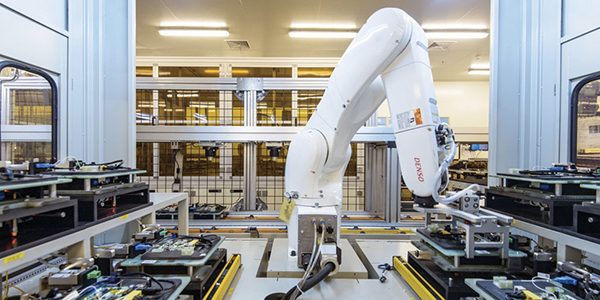 foxconn-sest-separee-de-moitie-de-employes-robots