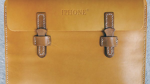 liphone-est-aussi-une-maroquinerie-en-chine
