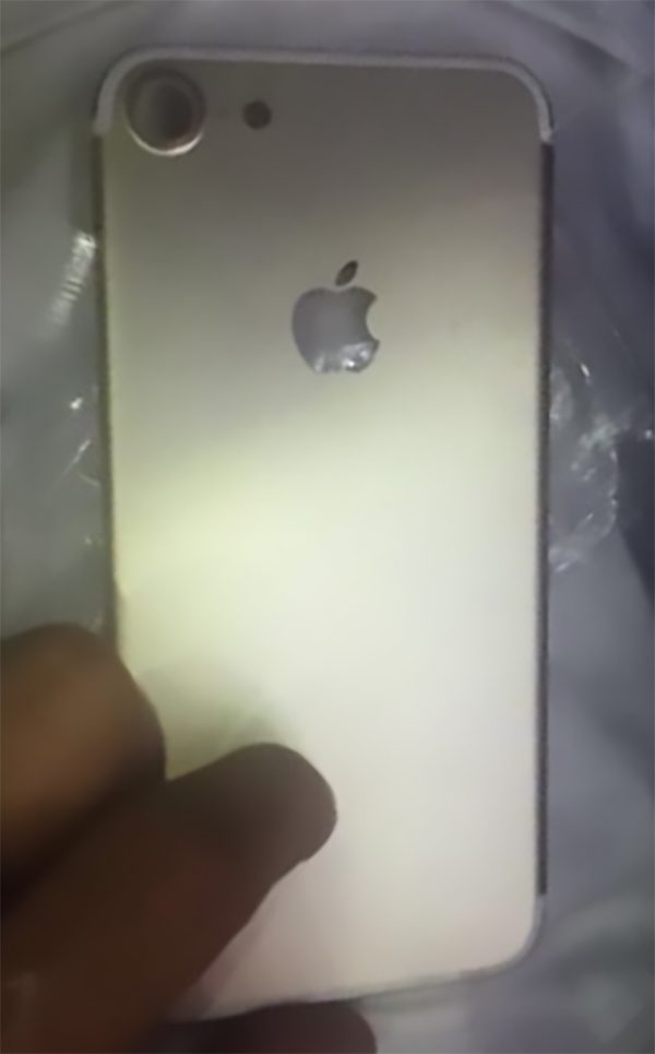 iphone-7-plus-deux-nouvelles-photos-confirment-rumeurs_2