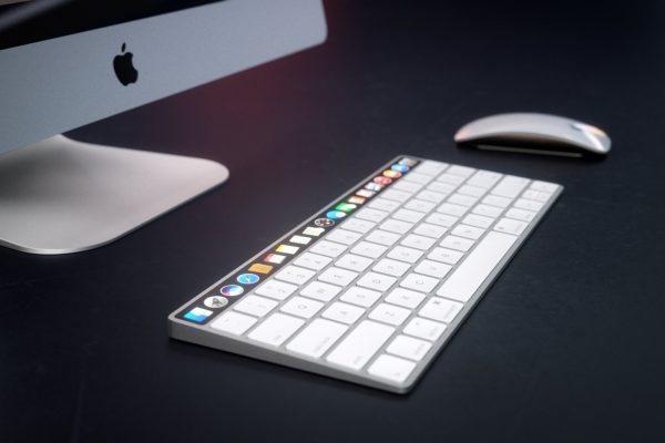 la-barre-oled-apparait-sur-un-concept-du-magic-keyboard