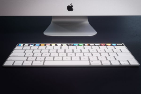 la-barre-oled-apparait-sur-un-concept-du-magic-keyboard_2
