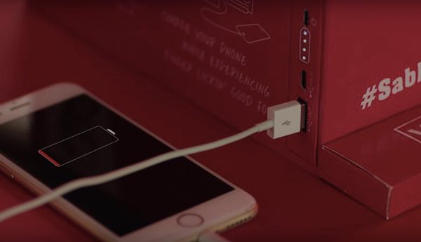 nouvelle-boite-kfc-permet-de-recharger-iphone-mangeant