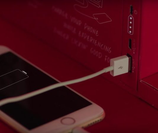La nouvelle boîte KFC permet de recharger votre iPhone tout en mangeant